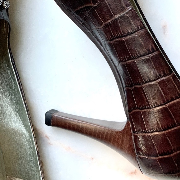 Brown Heels - Picture 5 of 8